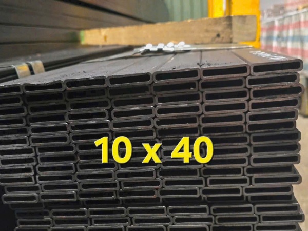 thép hộp 10x40